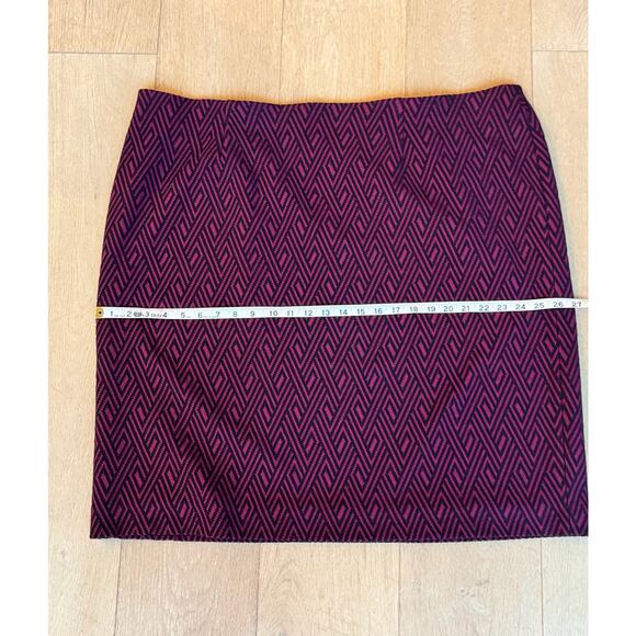 Jones Studio Skirt Sz 3X Womens Burgundy Black Geometric Knit Knee Length Pencil - Picture 5 of 6